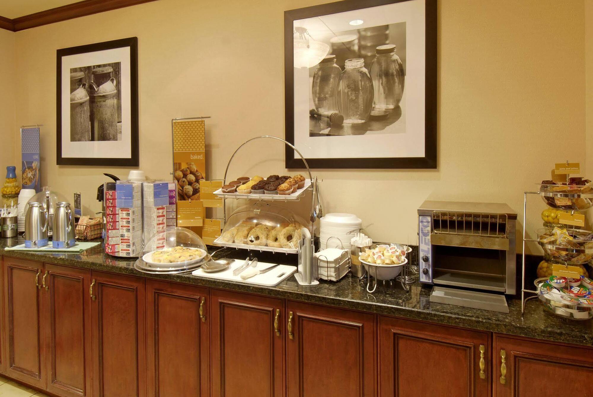 Hampton Inn Toronto-Mississauga West Restaurant foto