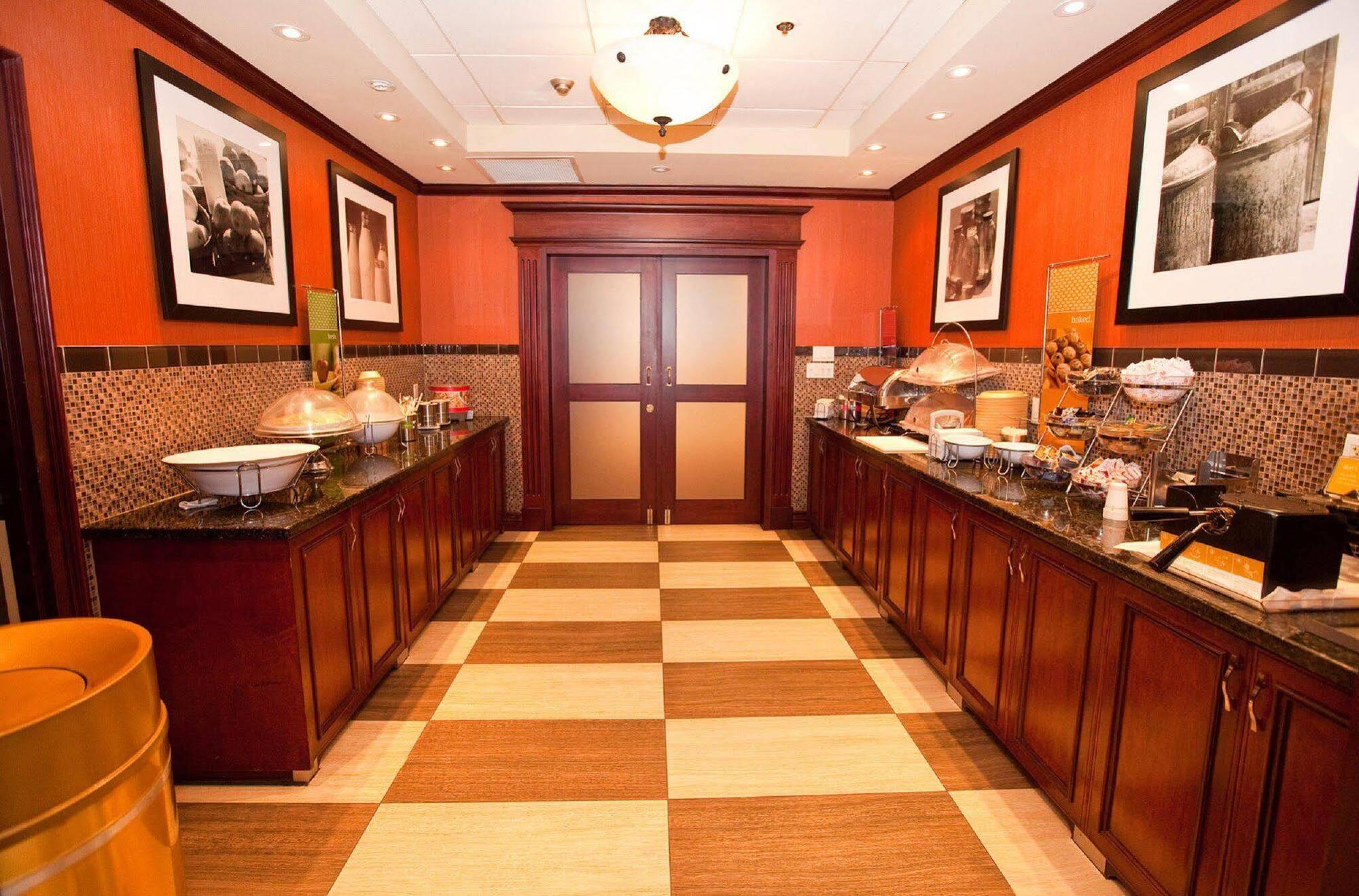 Hampton Inn Toronto-Mississauga West Restaurant foto